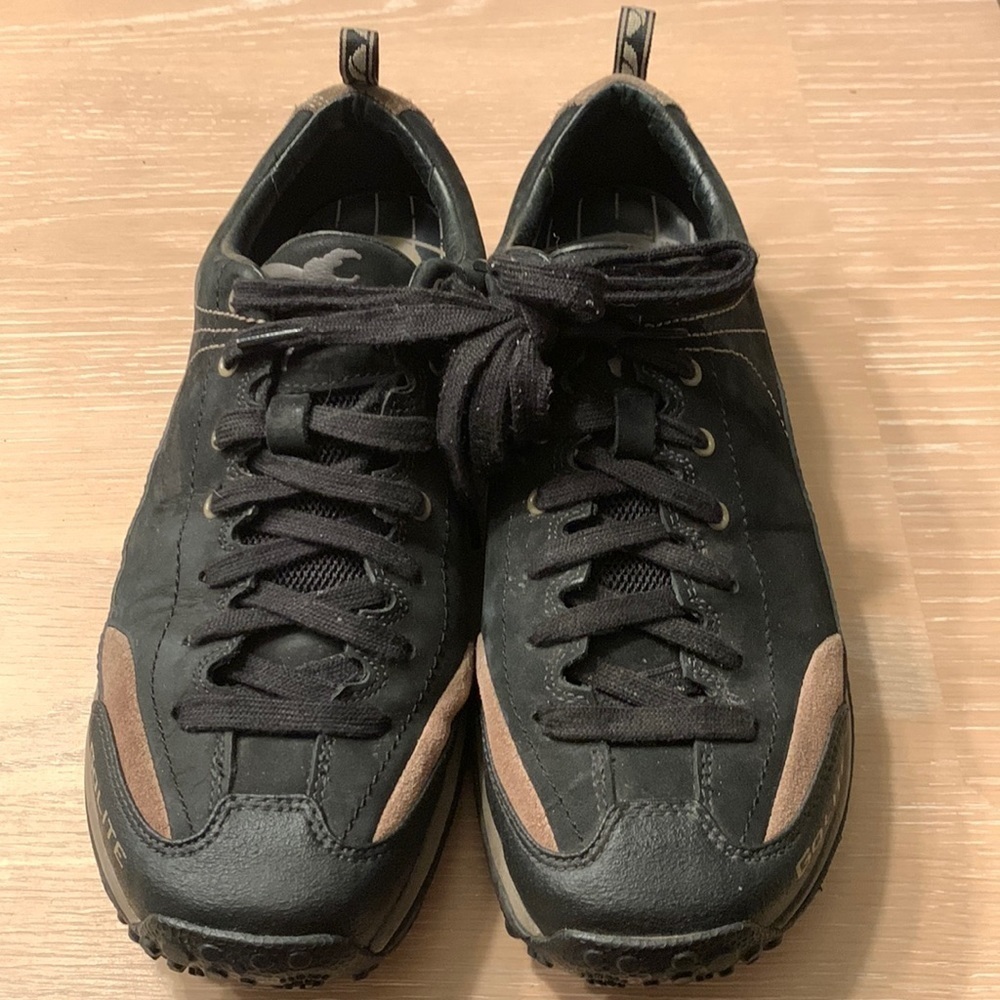 Golite Baretech Men’s Sneakers Sz 9 look new! Heel pads included